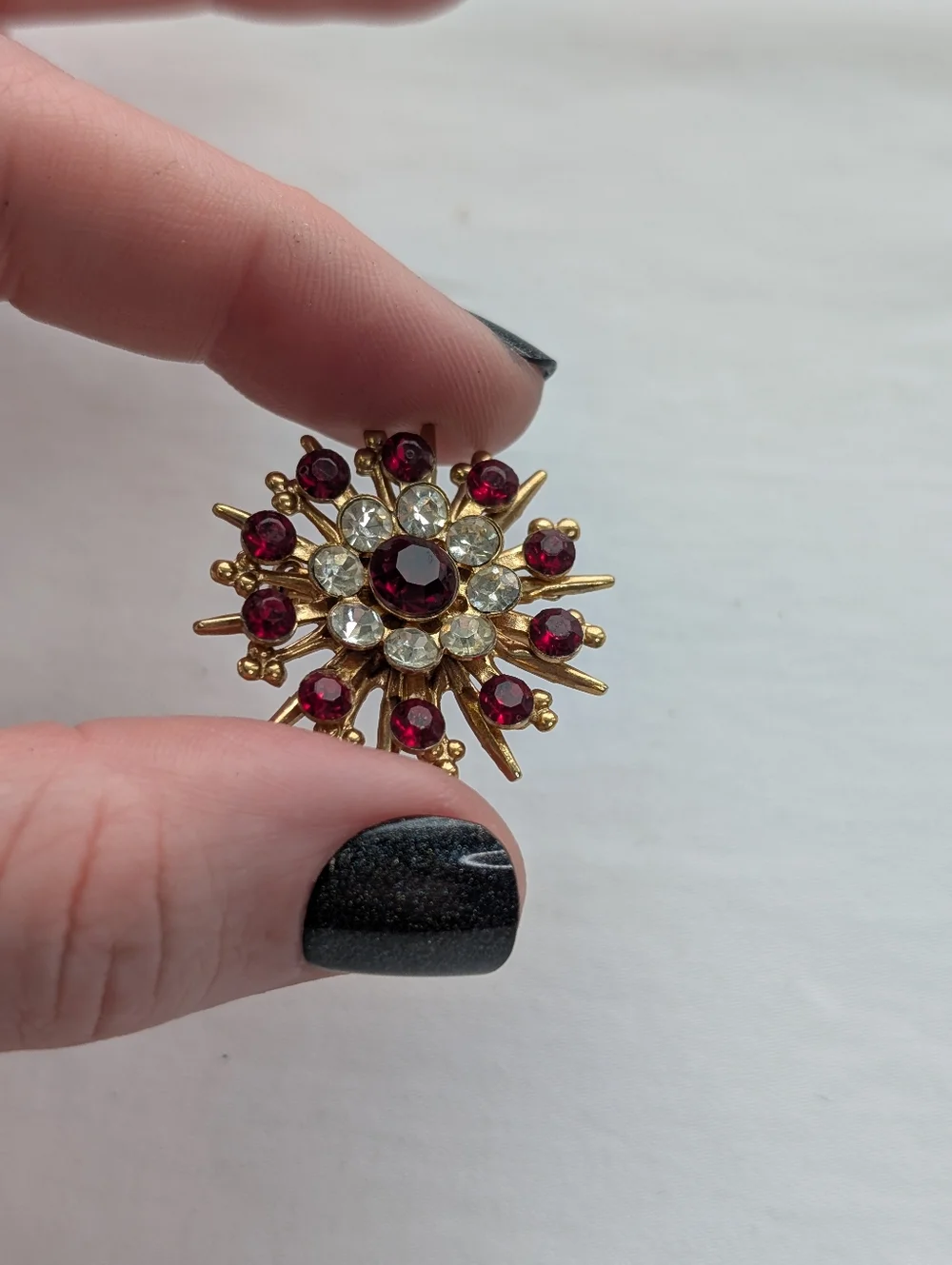 Vtg Ruby Red Clear Rhinestone Gold Sunburst Brooch Pin Starburst Flower Retro